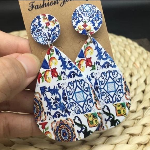 Jewelry - NWOT Wooden Drop Fashion Multi Color Earrings